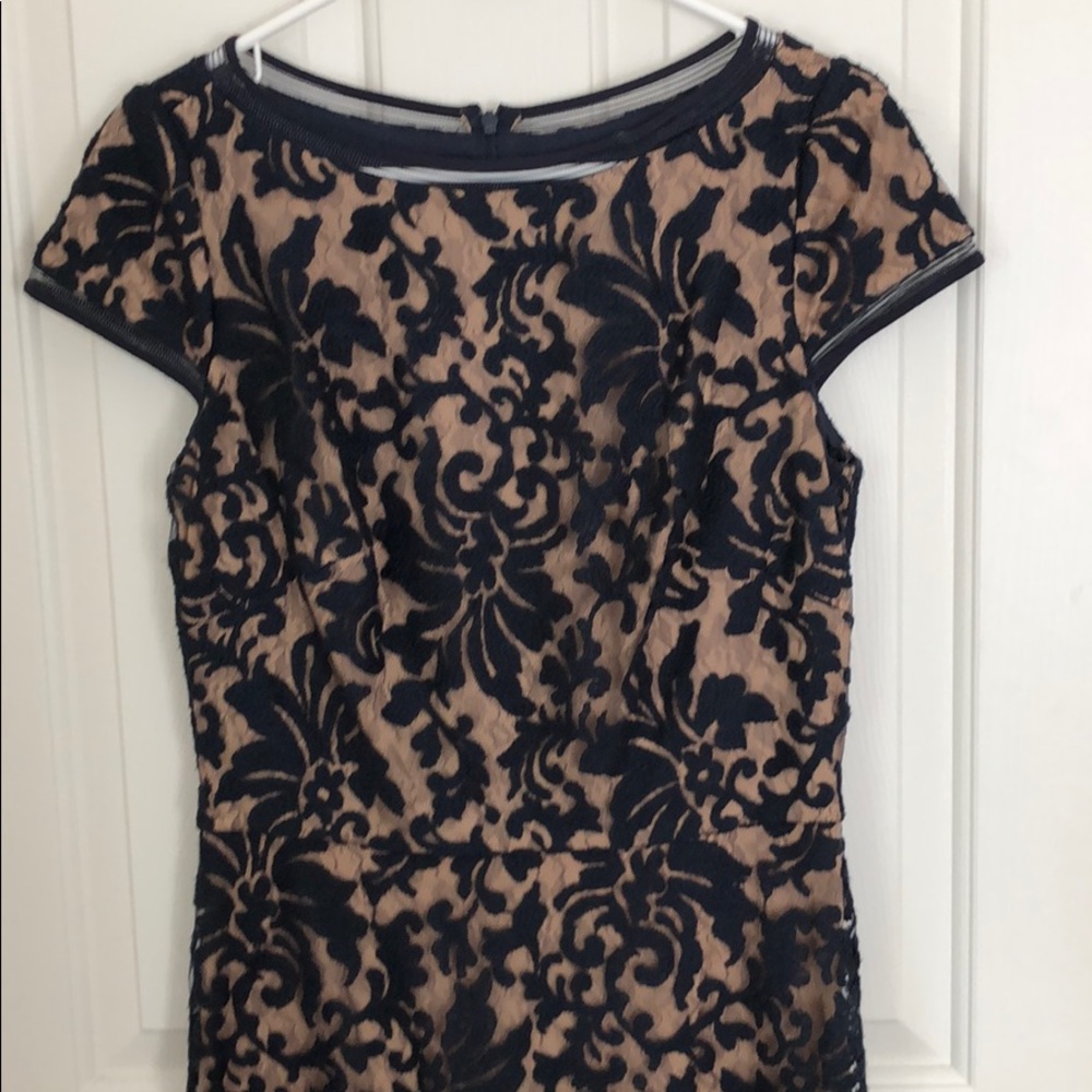 Women’s Tadashi Gown